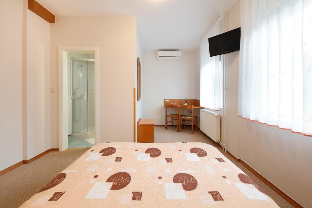 Rooms Sustersic Laibach Exterior foto